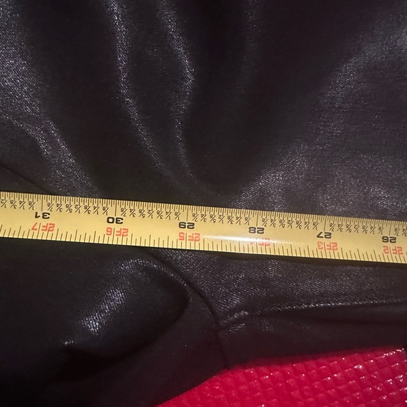 L’AGENCE Rochelle High Rise Pull-On Leggings
Black coated size XS/TP
Inseam 29” - Picture 6 of 9